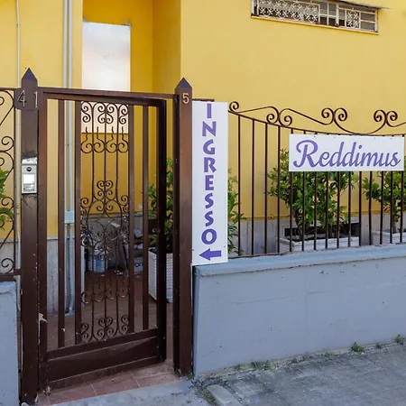 Reddimus Guest House-2